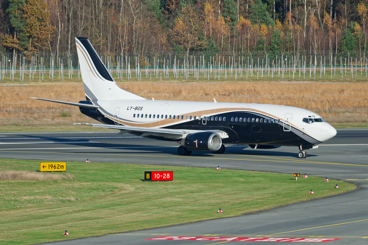 Boeing 737-300, KlasJet