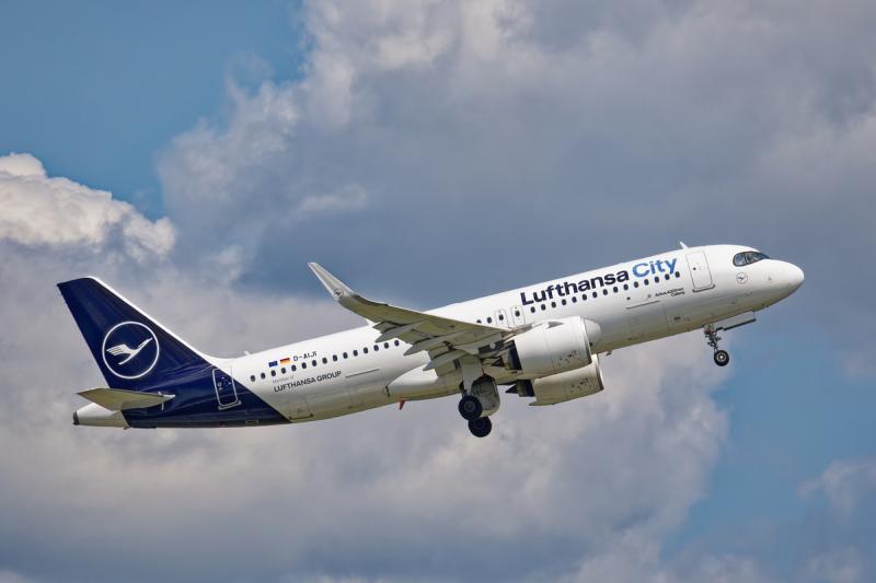 Lufthansa City Airbus A320neo